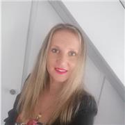 Professeure à l'écoute, patiente,  enthousiaste et sérieuse !